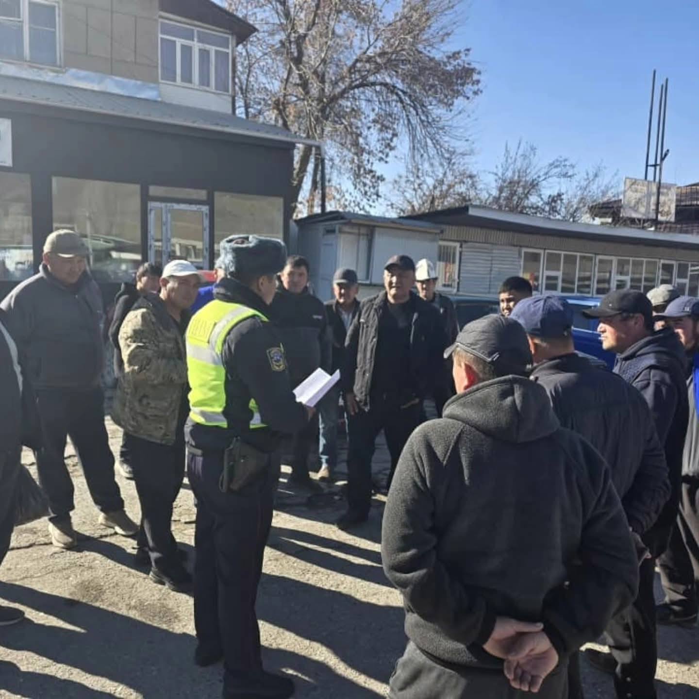 Баткенде 1-декабрдан тартып лицензиясыз такси кызматын көрсөткөн айдоочуларга айып салынат