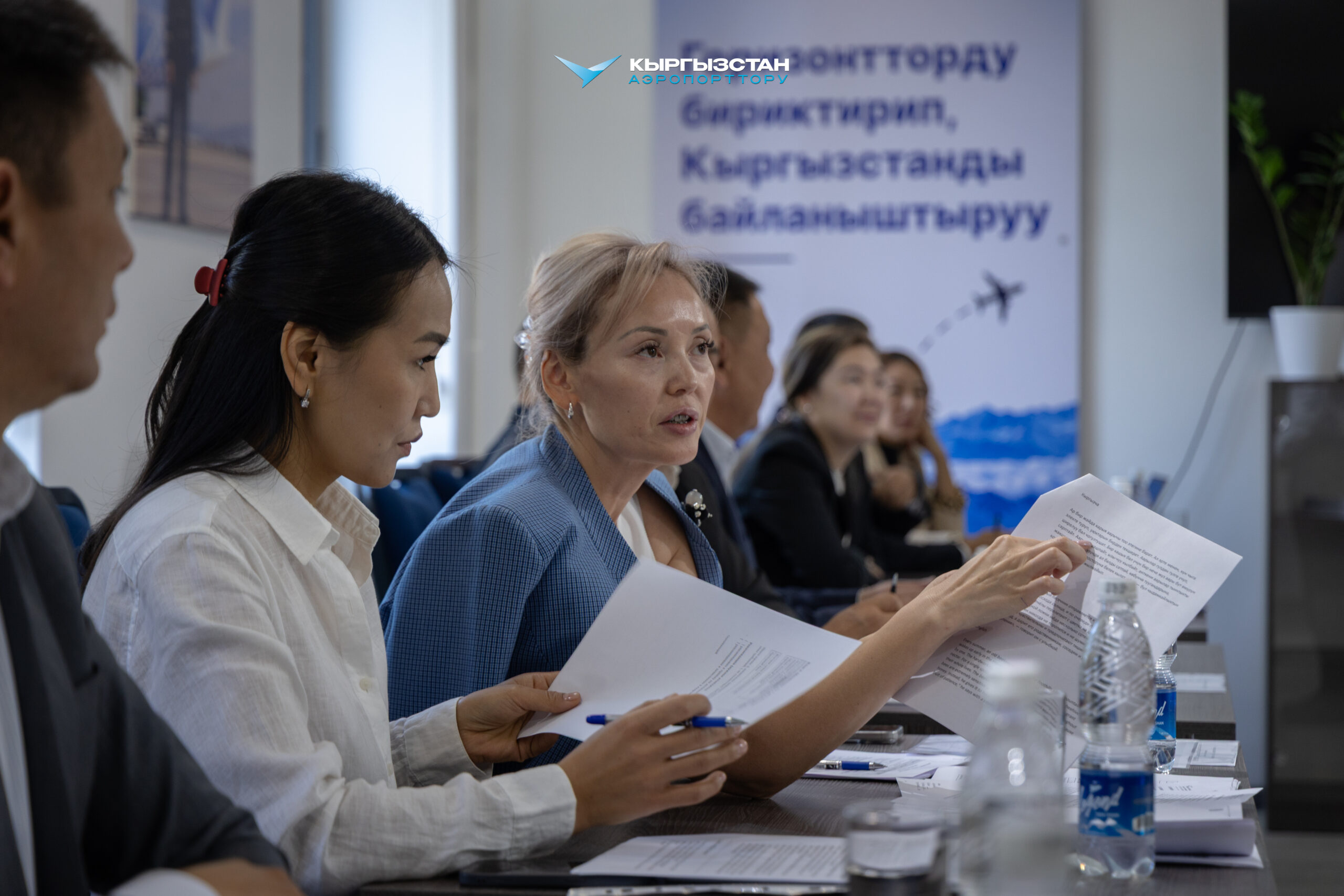 Бишкекте авиация тармагында иштегиси келгендер үчүн алгачкы ачык эшик күнү өткөрүлдү